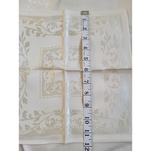 VTG White Damask Metallic Home Dining Tablecloth & Napkins 49.5"x48.5" & 12"x12" - Picture 10 of 13